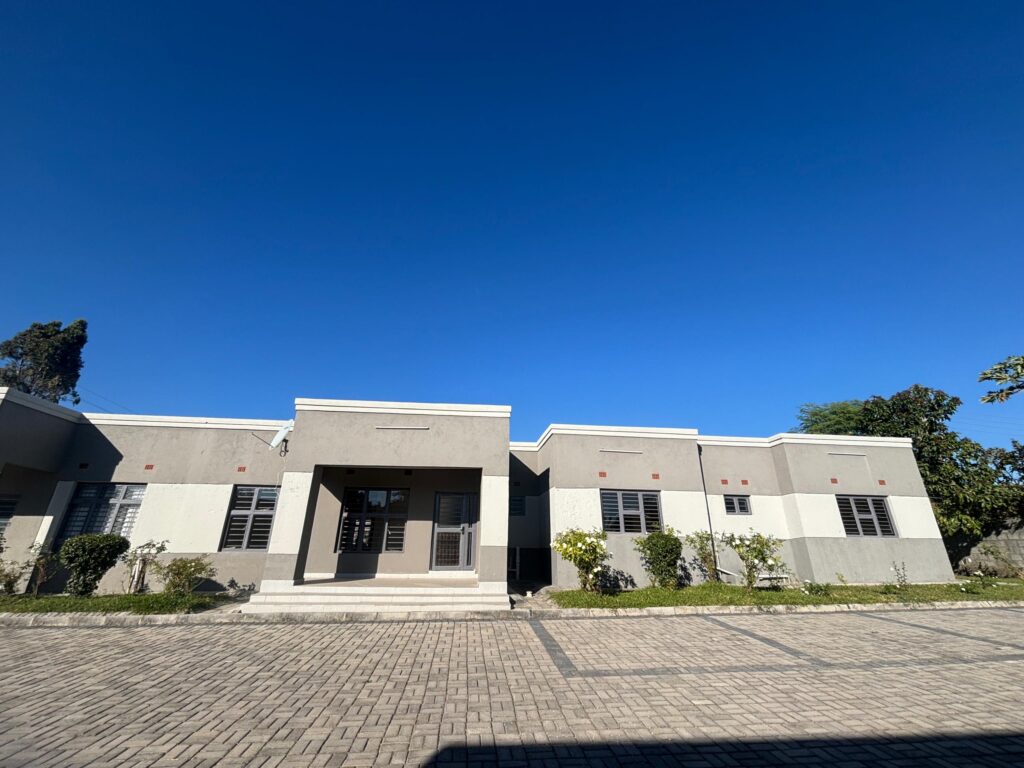 3 Bedroom Flat For Rent